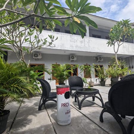 Rumah Pagar Merah Homestay Yogyakarta Exteriör bild