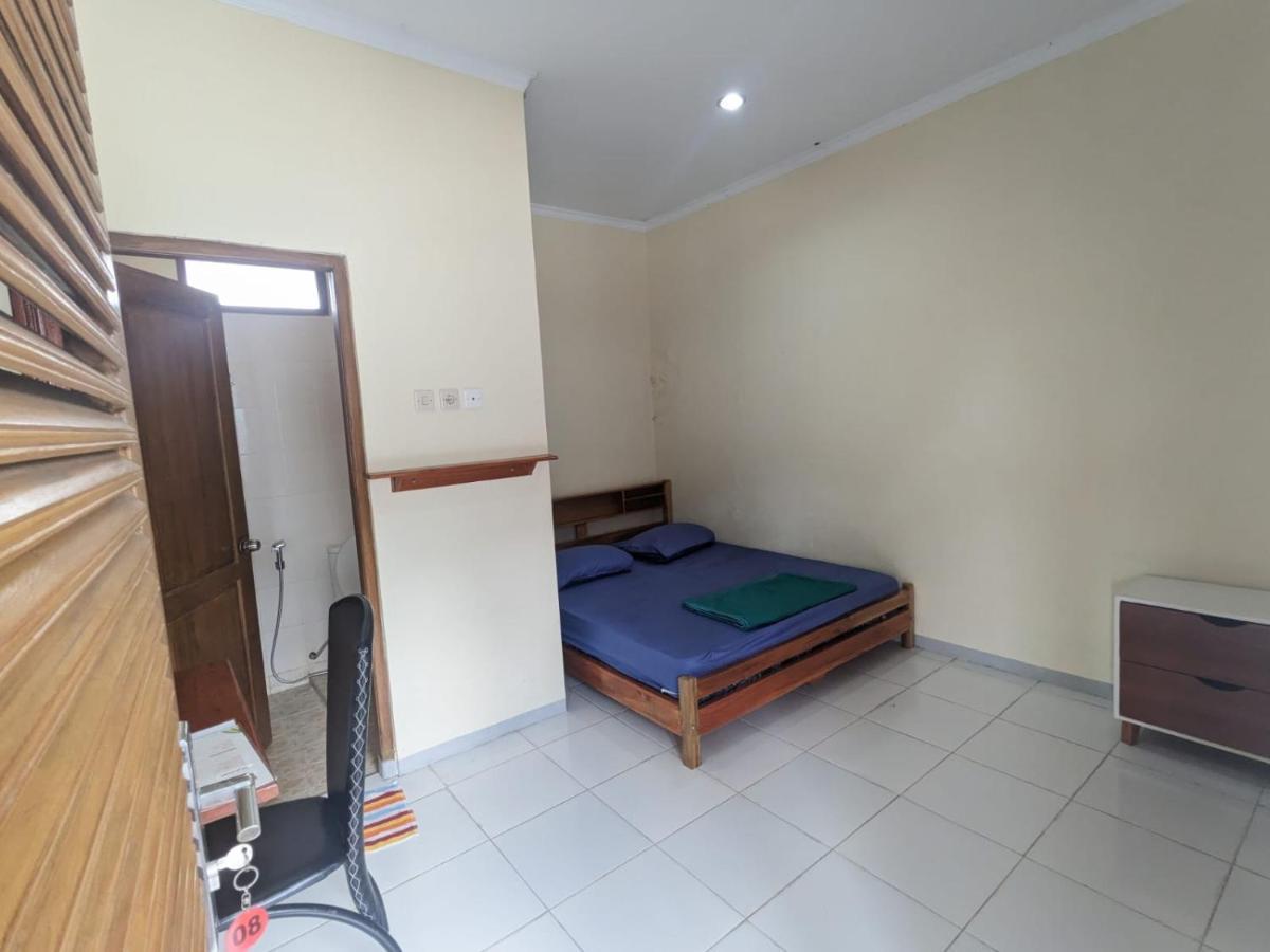 Rumah Pagar Merah Homestay Yogyakarta Exteriör bild