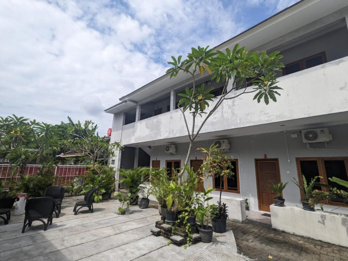 Rumah Pagar Merah Homestay Yogyakarta Exteriör bild